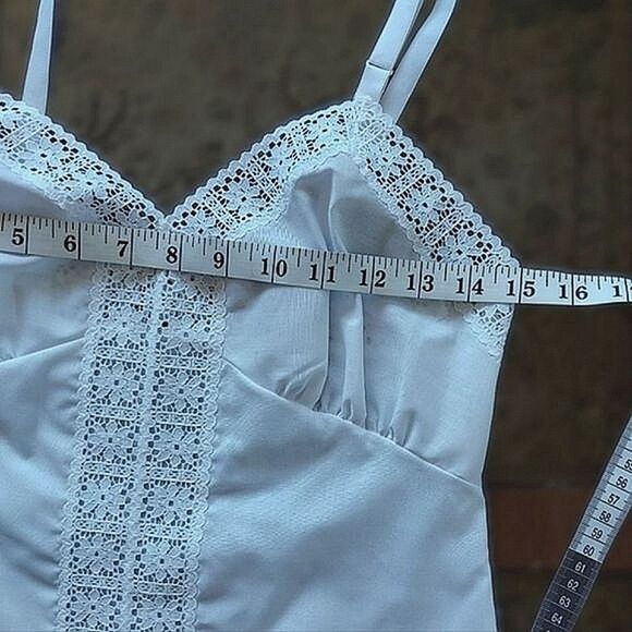 Vtg white eyelet lace trim sweetheart neckline camisole - Picture 4 of 8
